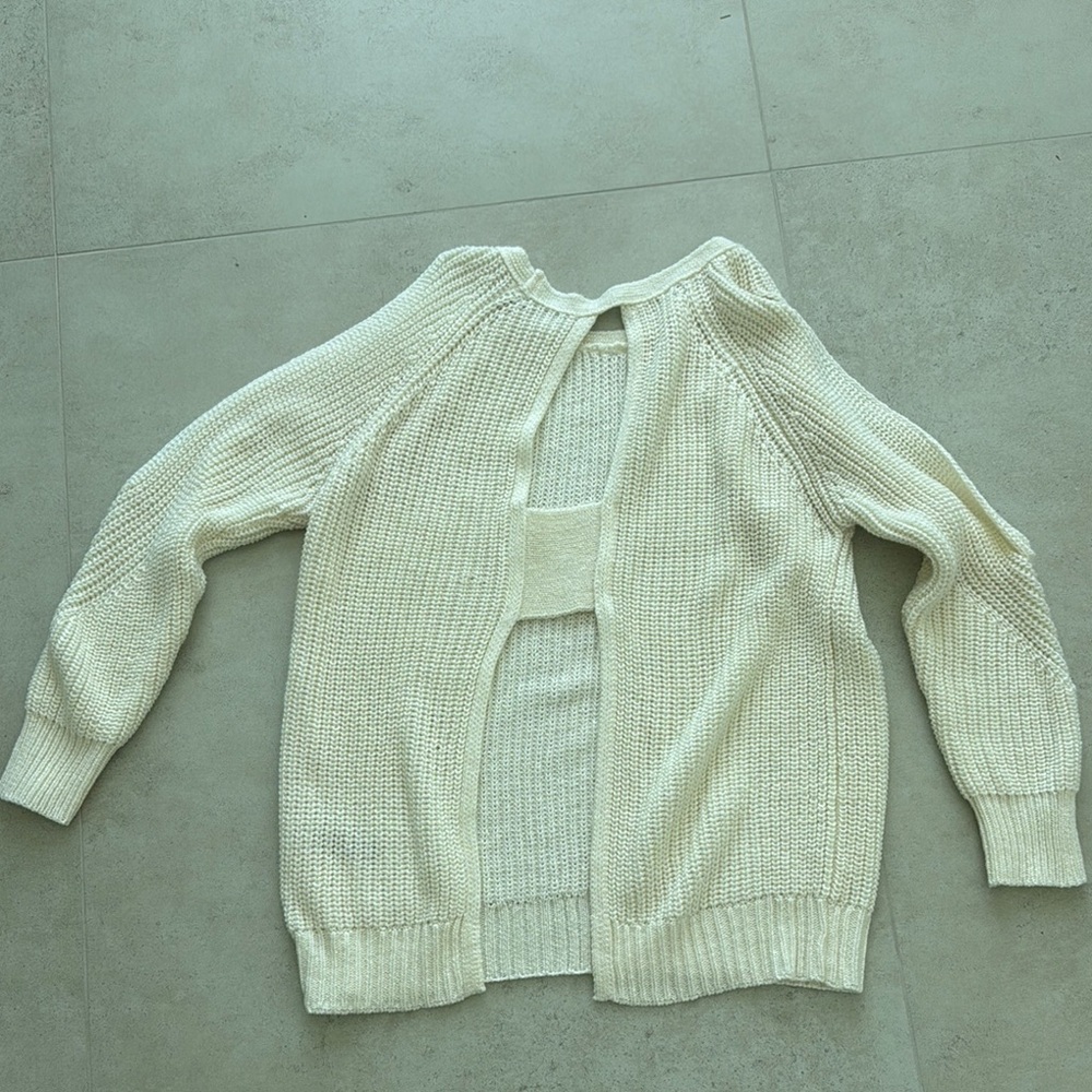 FREE DEC open back and shoulder white knit chunky sweater